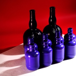 BOTTIGLIE. Fotografia di Giulio Azzarello ©2023. BOTTIGLIE. Fotografia di Giulio Azzarello ©2023.