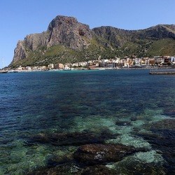 BAIA DEL CORALLO. Fotografie di Giulio Azzarello &copy;2022.