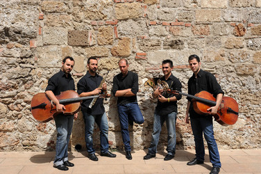 GIACOMO CUTICCHIO e il suo ensemble musicale. Fotografie di Giulio Azzarello &copy;2014.