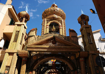 GLI ARCHI DI PASQUA a San Biagio Platani in Sicilia. Fotografie di Giulio Azzarello &copy;2014.