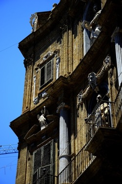 CENTRO STORICO di PALERMO fotografie di Giulio Azzarello &copy;2019.