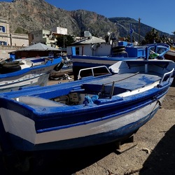 ISOLA. Fotografie di Giulio Azzarello &copy;2024.