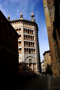 PARMA centro storico. Fotografie di Giulio Azzarello &copy;2016.