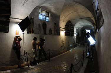 Le CATACOMBE di Palermo documentario film. Fotografie di scena e set di Giulio Azzarello &copy;2014.