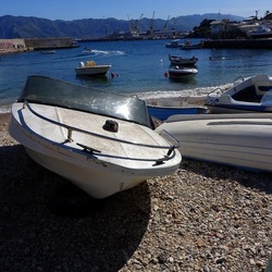 BARCHE. Fotografie di Giulio Azzarello &copy;2022.