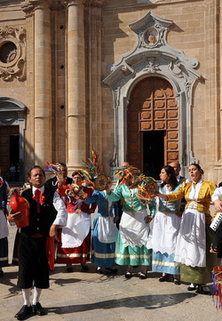 GRUPPO FOLK SICILIANO a Marsala. Fotografie di Giulio Azzarello &copy;2014.