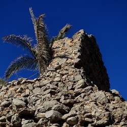 RUDERE DI PIETRA. Fotografie di Giulio Azzarello &copy;2022.
