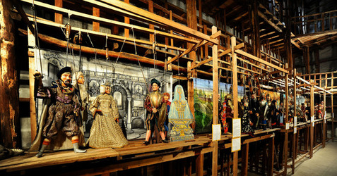 TRADIZIONI IN VIAGGIO mostra di pupi di Mimmo Cuticchio. Fotografie di Giulio Azzarello &copy;2014.