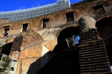 COLOSSEO Roma. Fotografie di Giulio Azzarello ©2020. COLOSSEO Roma. Fotografie di Giulio Azzarello ©2020.