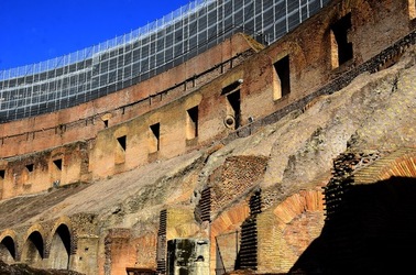 COLOSSEO Roma. Fotografie di Giulio Azzarello ©2020. COLOSSEO Roma. Fotografie di Giulio Azzarello ©2020.