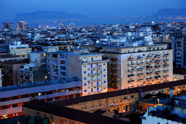 PALERMO metropoli. Fotografie di Giulio Azzarello ©2016. PALERMO metropoli. Fotografie di Giulio Azzarello ©2016.