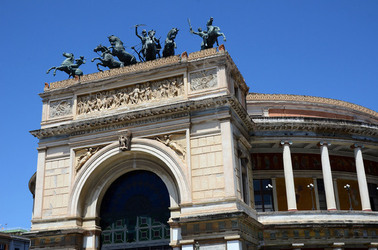 TEATRO Politeama di Palermo. Fotografie di Giulio Azzarello ©2014.