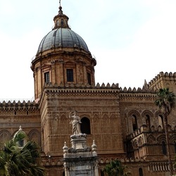 PALERMO. Fotografie di Giulio Azzarello ©2022. PALERMO. Fotografie di Giulio Azzarello ©2022.