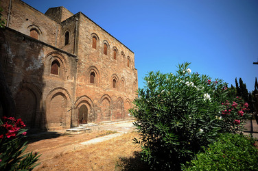 CHIESA E CHIOSTRO DELLA MAGIONE a Palermo panoramiche e particolari. Fotografie di Giulio Azzarello ©2014. CHIESA E CHIOSTRO DELLA MAGIONE a Palermo panoramiche e particolari. Fotografie di Giulio Azzarello ©2014.