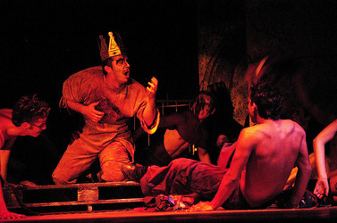 NOTREDAM de PARIS con giovani artisti. Fotografie di Giulio Azzarello ©2014. NOTREDAM de PARIS con giovani artisti. Fotografie di Giulio Azzarello ©2014.