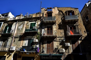 CENTRO STORICO di PALERMO fotografie di Giulio Azzarello ©2019.