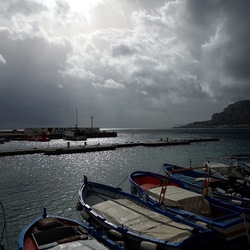 MONDELLO. Fotografie di Giulio Azzarello ©2024. MONDELLO. Fotografie di Giulio Azzarello ©2024.