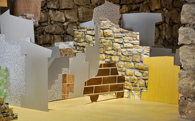 ANNE CLEMENCE de GROLEE e una sua installazione. Fotografie di Giulio Azzarello &copy;2014.