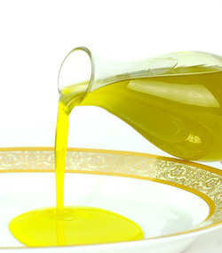 OLIO DI OLIVA di Sicilia. Fotografie di Giulio Azzarello &copy;2016.