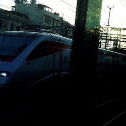 TRENO fotografie di Giulio Azzarello ©2020. TRENO fotografie di Giulio Azzarello ©2020.