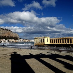 MONDELLO. Fotografie di Giulio Azzarello &copy;2024.