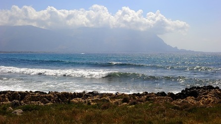 PAESAGGIO SICILIANO di MARE. Fotografia di Giulio Azzarello &copy;2018.