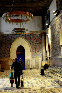 Mimmo Cuticchio in un suo spettacolo. Fotografie di Giulio Azzarello &copy;2017.
