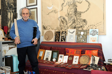 NICOLO D ALESSANDRO pittore e disegnatore siciliano nato a Tripoli. Fotografie di Giulio Azzarello &copy;2014.