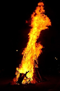 LA VAMPA DI SAN GIUSEPPE a Palermo. Fotografie di Giulio Azzarello ©2018. LA VAMPA DI SAN GIUSEPPE a Palermo. Fotografie di Giulio Azzarello ©2018.