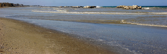 TEMPIO MALATESTIANO e SPIAGGIA di Rimini. Fotografie di Giulio Azzarello &copy;2016.