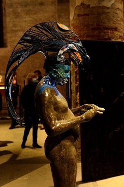 VENEZIA installazione nigeriana inizio Arsenale. Biennale Arch. Cont.. Fotografie di Giulio Azzarello &copy;2022.