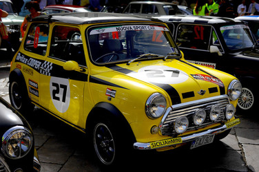 RADUNO di auto classiche MiniCooper. Fotografie di Giulio Azzarello &copy;2016.