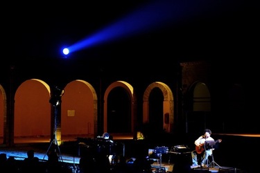 GIUSEPPE di BELLA artista musicista. Fotografie di Giulio Azzarello &copy;2020.