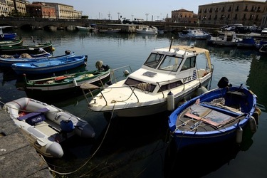 BARCHE da PESCA fotografie di Giulio Azzarello &copy;2019.