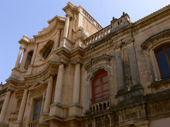 IL BAROCCO DI NOTO in Sicilia panoramiche e particolari. Fotografie di Giulio Azzarello &copy;2014.