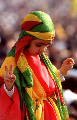 NEWROZ marzo 2001. Curdistan turco. Fotografie di Giulio Azzarello ©2001 2022. NEWROZ marzo 2001. Curdistan turco. Fotografie di Giulio Azzarello ©2001 2022.