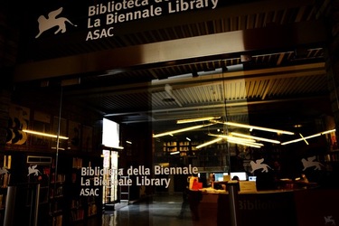 BIENNALE di VENEZIA Arte Contemporanea Giardini. Fotografie di Giulio Azzarello &copy;2020.