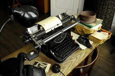 IL MUSEO SCHINDLER a Cracovia. Fotografie di Giulio Azzarello ©2016. IL MUSEO SCHINDLER a Cracovia. Fotografie di Giulio Azzarello ©2016.