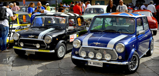 RADUNO di auto classiche MiniCooper. Fotografie di Giulio Azzarello &copy;2016.