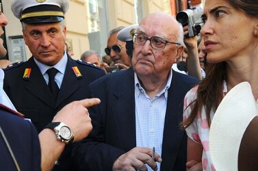 CAMILLERI e MONTALBANO a Porto Empedocle Agrigento . Fotografie di Giulio Azzarello ©2014. CAMILLERI e MONTALBANO a Porto Empedocle Agrigento . Fotografie di Giulio Azzarello ©2014.