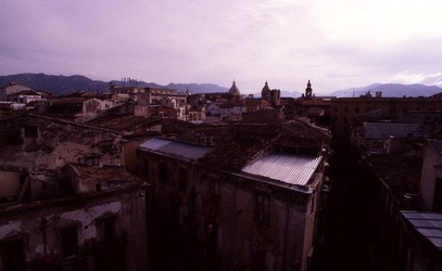 VUCCIRIA anni 90. Fotografie di Giulio Azzarello ©2022. VUCCIRIA anni 90. Fotografie di Giulio Azzarello ©2022.