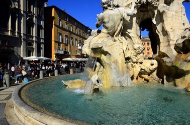 PIAZZA NAVONA Roma. Fotografie di Giulio Azzarello ©2020. PIAZZA NAVONA Roma. Fotografie di Giulio Azzarello ©2020.
