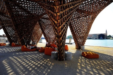 STRUTTURA di LEGNO BIENNALE di ARCHITETTURA di VENEZIA. Foto di G.Azzarello ©2018. STRUTTURA di LEGNO BIENNALE di ARCHITETTURA di VENEZIA. Foto di G.Azzarello ©2018.
