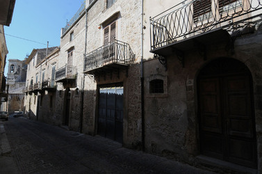 POLIZZI GENEROSA in Sicilia. Fotografie di Giulio Azzarello ©2014. POLIZZI GENEROSA in Sicilia. Fotografie di Giulio Azzarello ©2014.