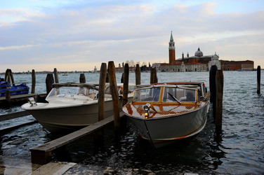 LUNGOMARE di VENEZIA. Fotografie di Giulio Azzarello &copy;2016.