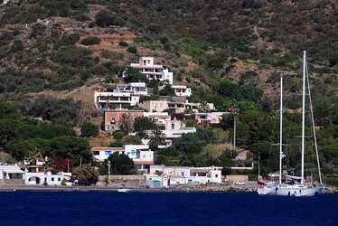 ISOLA DI SALINA arcipelago delle Eolie in Sicilia. Fotografie di Giulio Azzarello ©2014. ISOLA DI SALINA arcipelago delle Eolie in Sicilia. Fotografie di Giulio Azzarello ©2014.