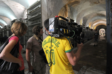 Le CATACOMBE di Palermo documentario film. Fotografie di scena e set di Giulio Azzarello &copy;2014.