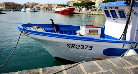 BARCHE da PESCA fotografie di Giulio Azzarello &copy;2019.