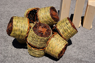 CESTO tipico tradizionale siciliano impagliato. Fotografie di Giulio Azzarello &copy;2014.