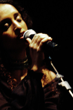 NOA artista musicista israeliana. Fotografie di Giulio Azzarello &copy;2014.